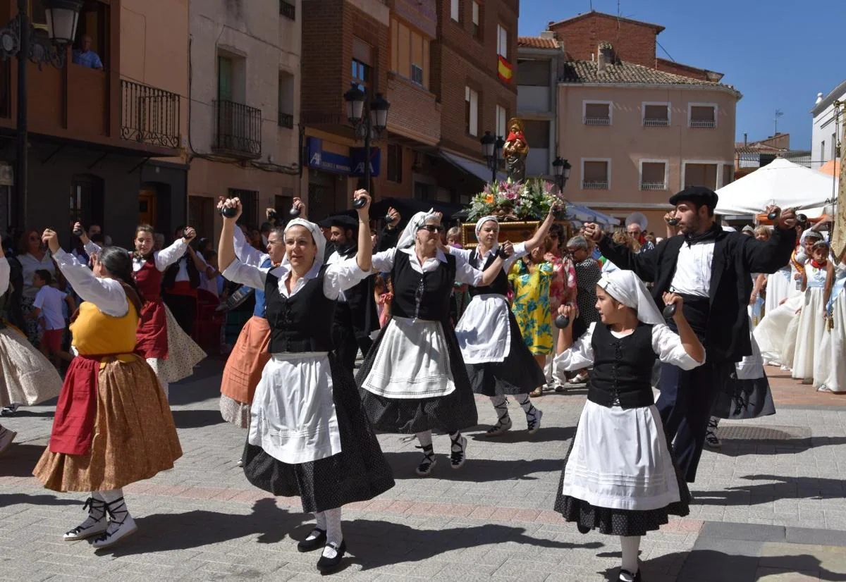 Danzas Jotas Y Pañuelo Para La Virgen De Carravieso En Rincón La Rioja 5029